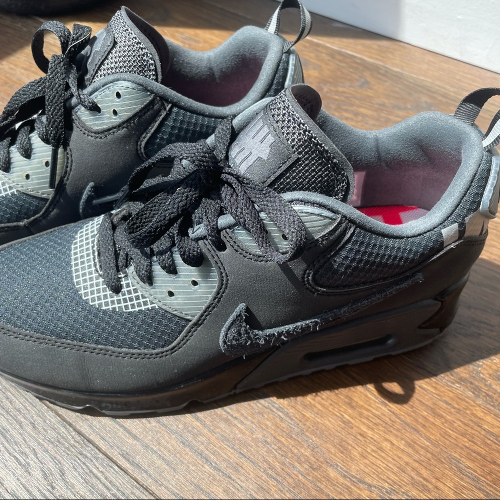 Nike X Undefeated Sneakers View 2